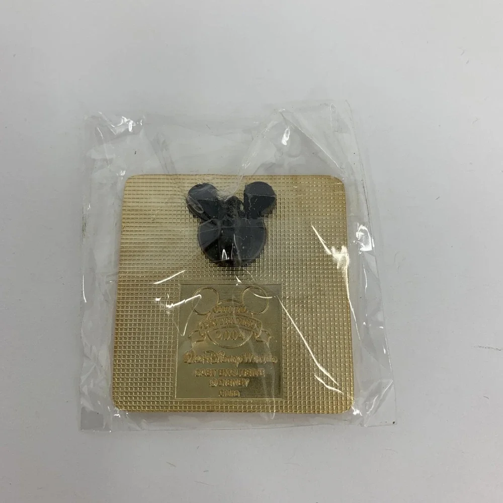 Disney pin 32700